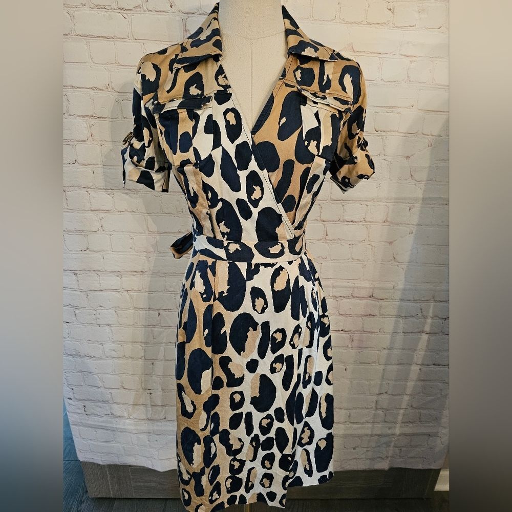 Diane Von Furstenberg DVF Vintage Samara Animal Print Wrap Dress | Size 2 | EUC